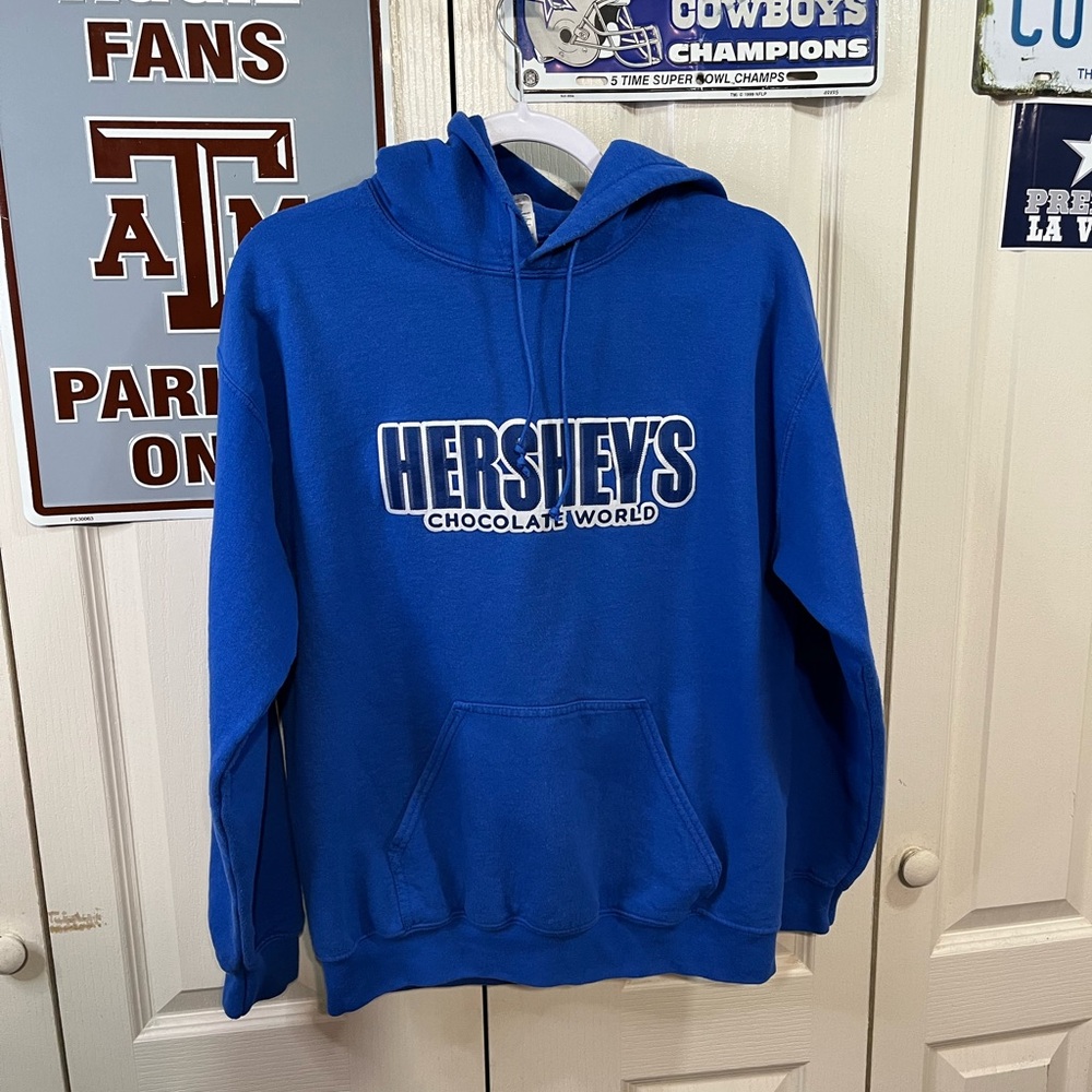Hersheys Chocolate World Men’s Pullover hoodie sweatshirt